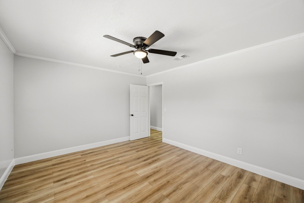 1310 Burning Tree Road - Photo 18