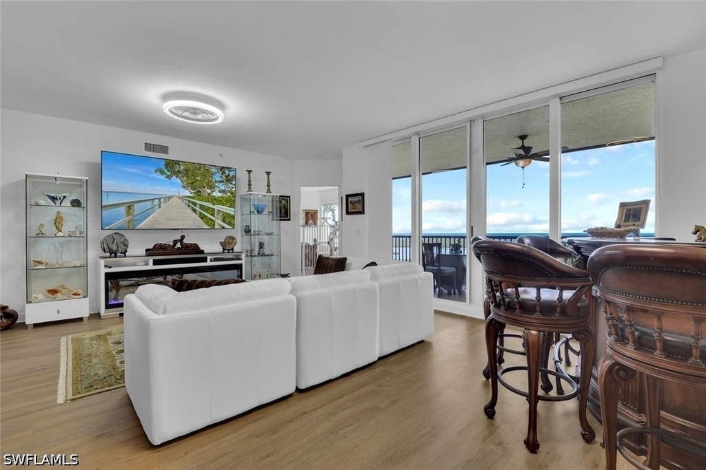 1065 Borghese Lane - Photo 6