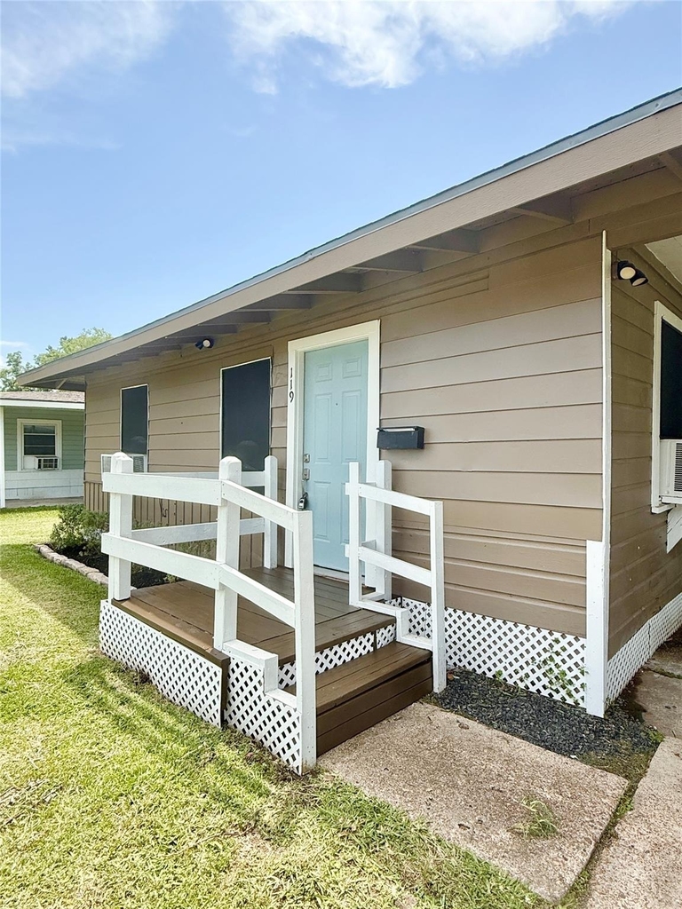 119 Oak Drive - Photo 1