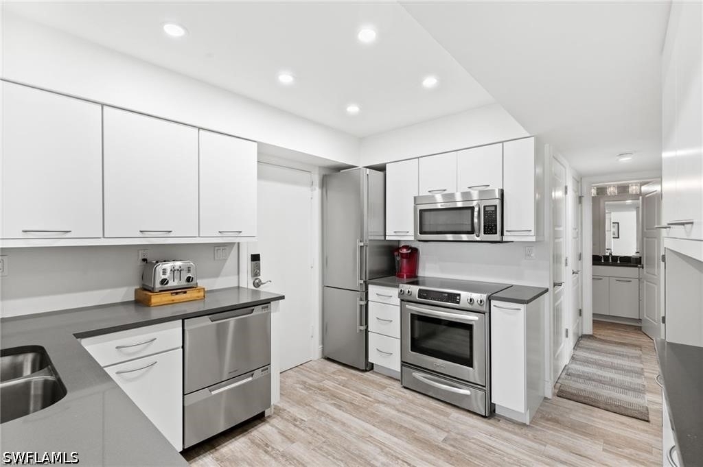240 Seaview Court - Photo 6