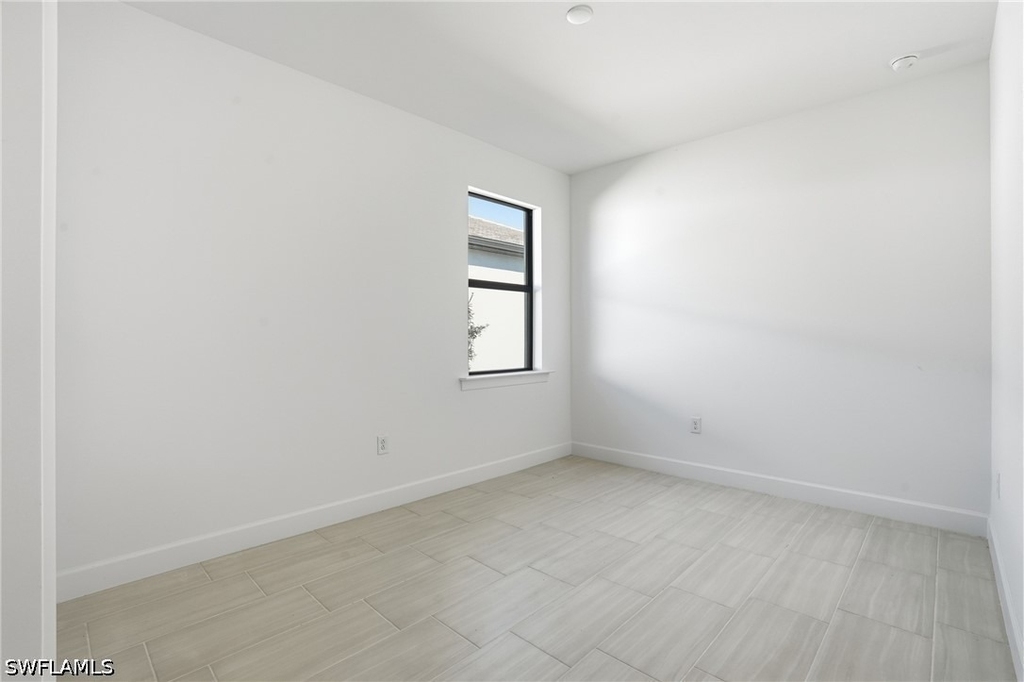 1954 Fresno Avenue - Photo 33