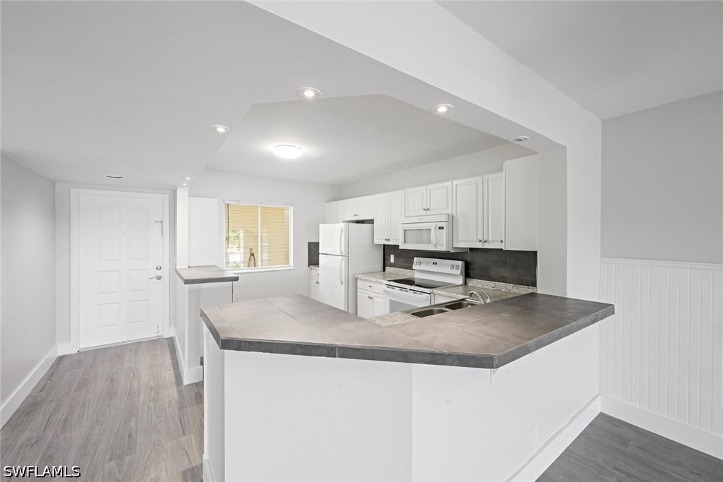 7800 Emerald Circle - Photo 2