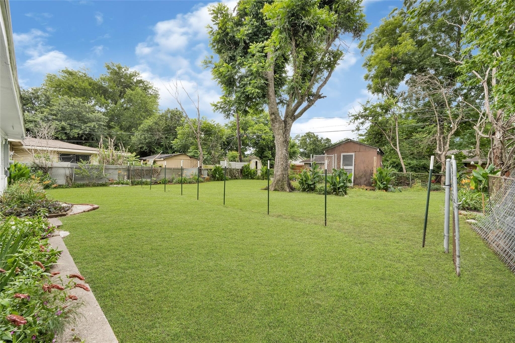 5714 Peacock Street - Photo 2