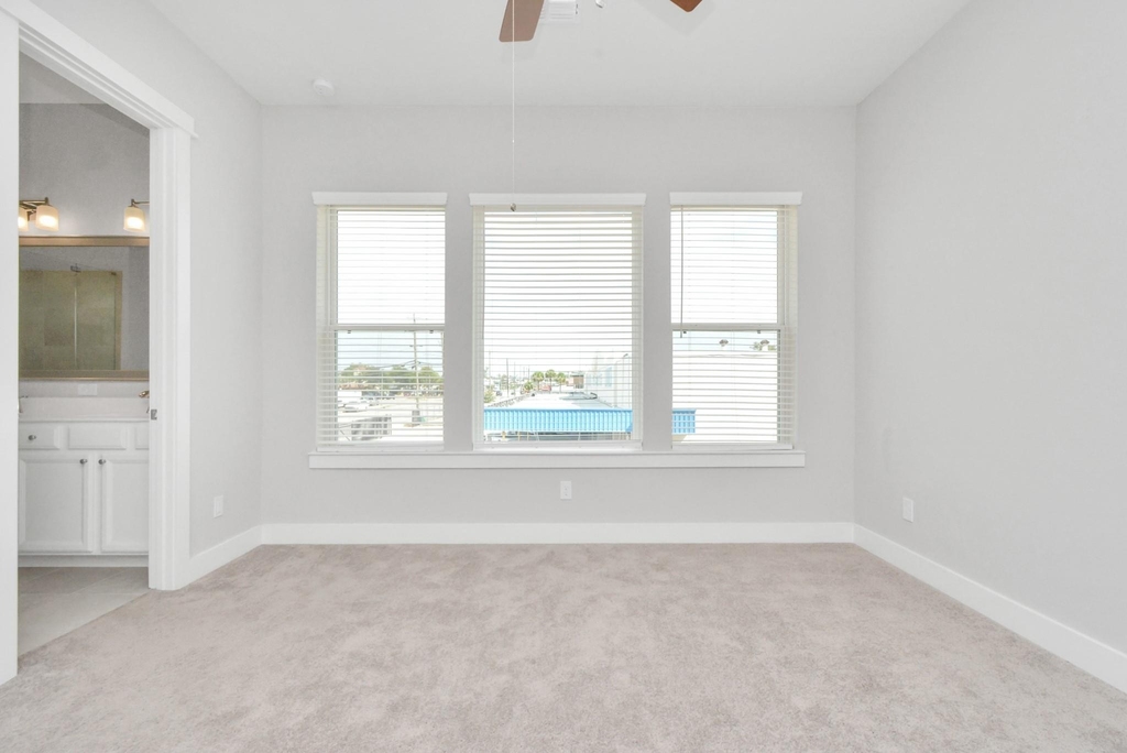 713 Strawberry Pines Court - Photo 28