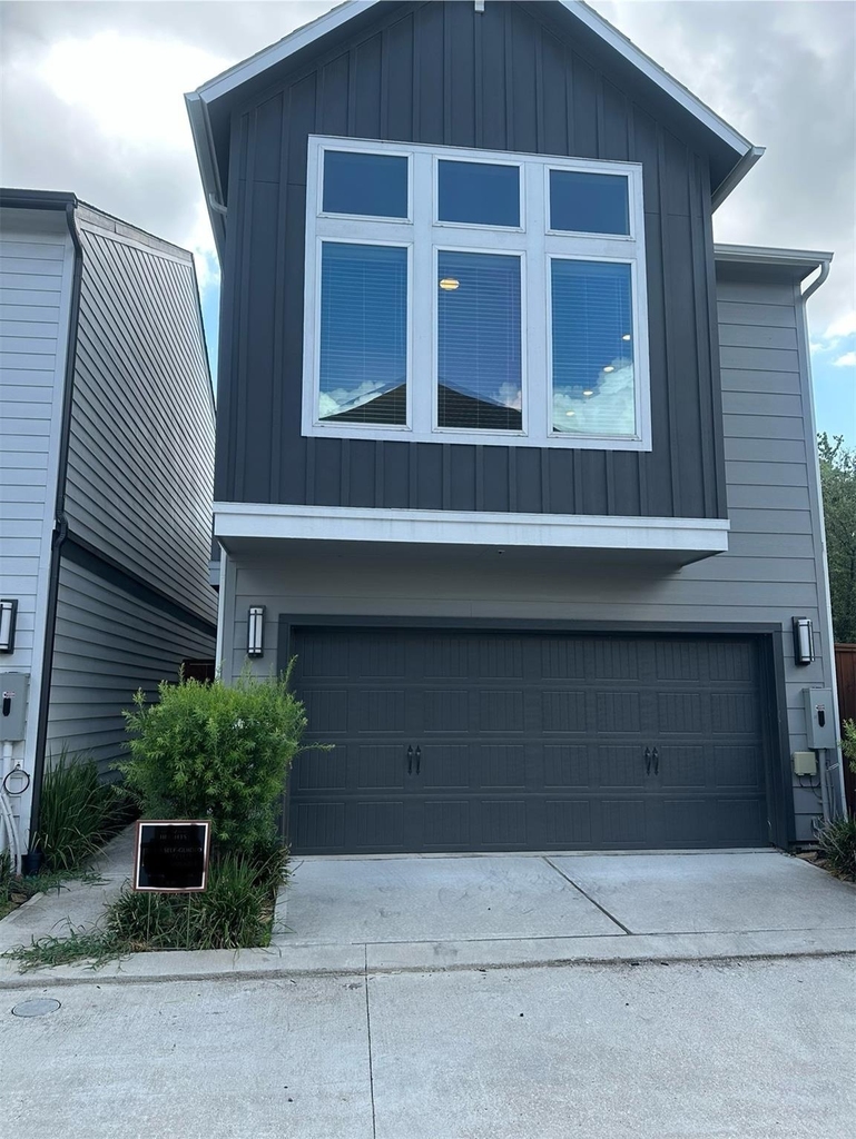 713 Strawberry Pines Court - Photo 0