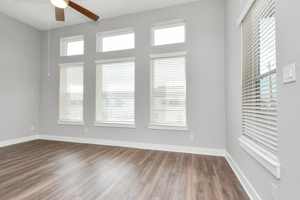 713 Strawberry Pines Court - Photo 17
