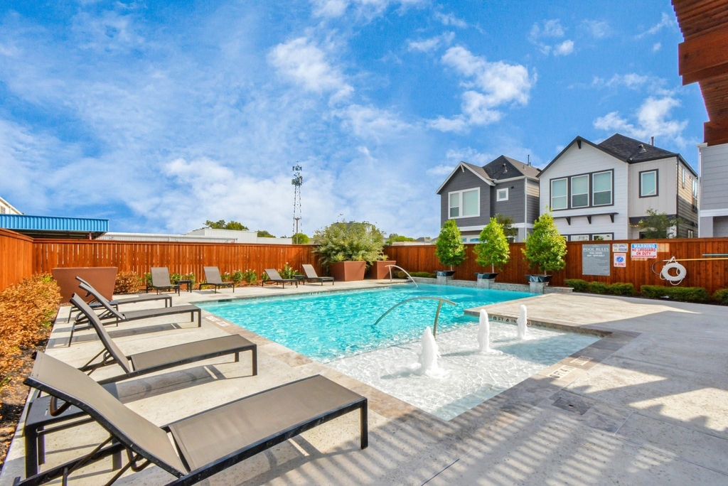 713 Strawberry Pines Court - Photo 35