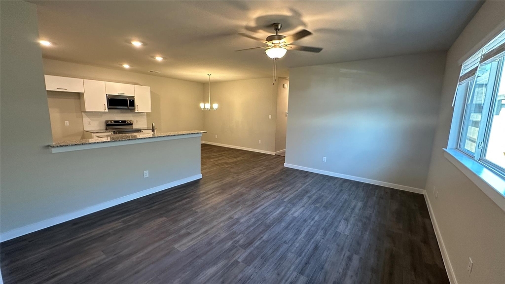 9804 Grosbeak Lane - Photo 1