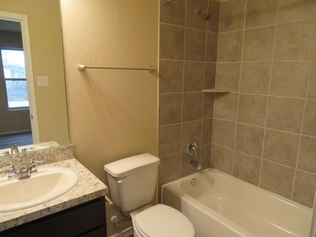 120 East Ash Street - Photo 4