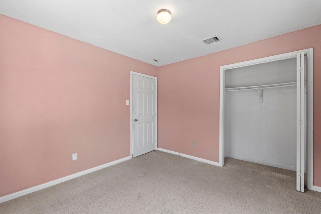 2444 Margaret Street - Photo 20
