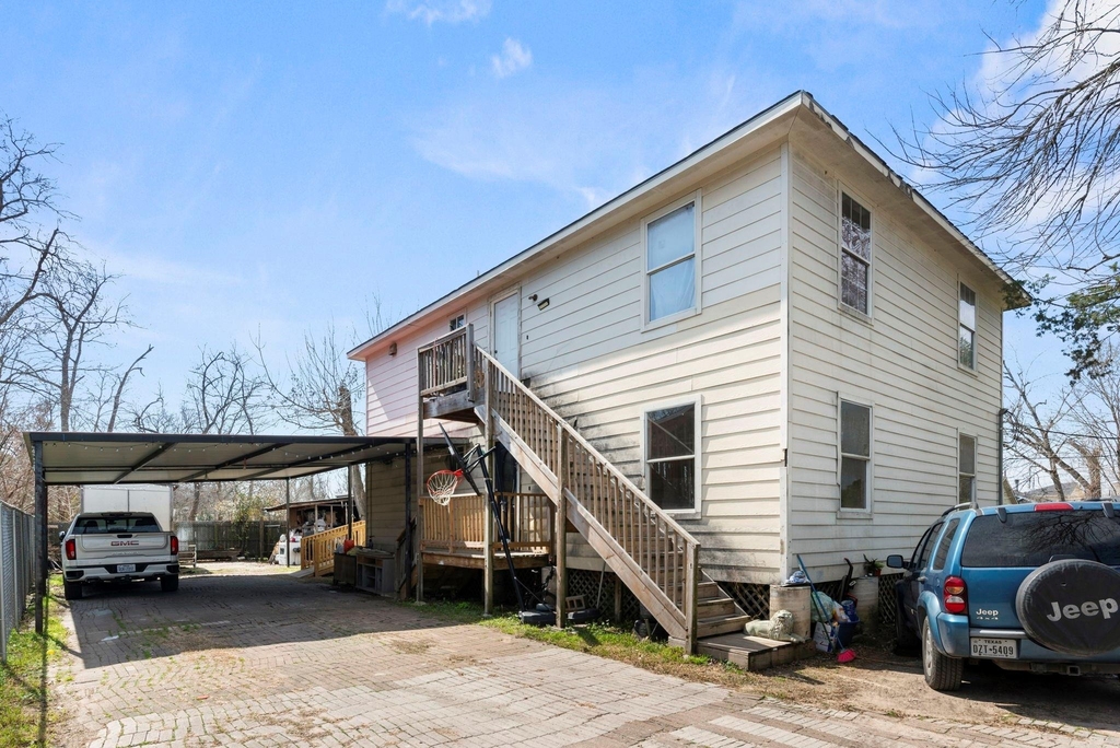 2444 Margaret Street - Photo 1