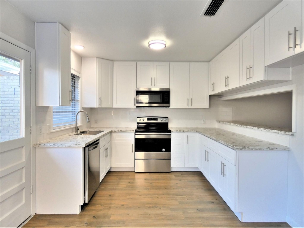604 Golfview Drive - Photo 4