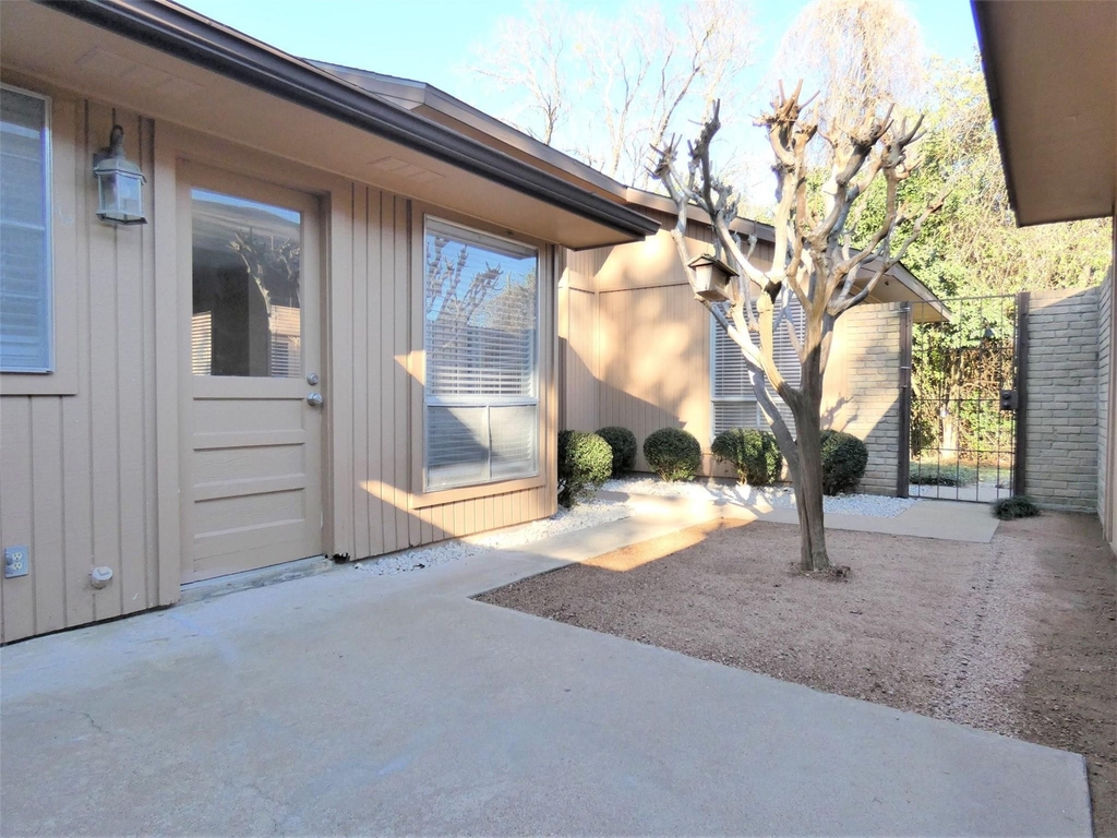 604 Golfview Drive - Photo 2