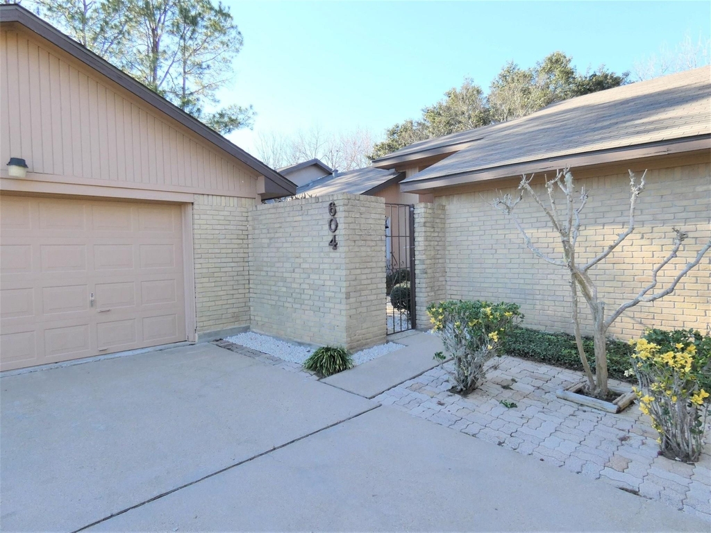 604 Golfview Drive - Photo 17