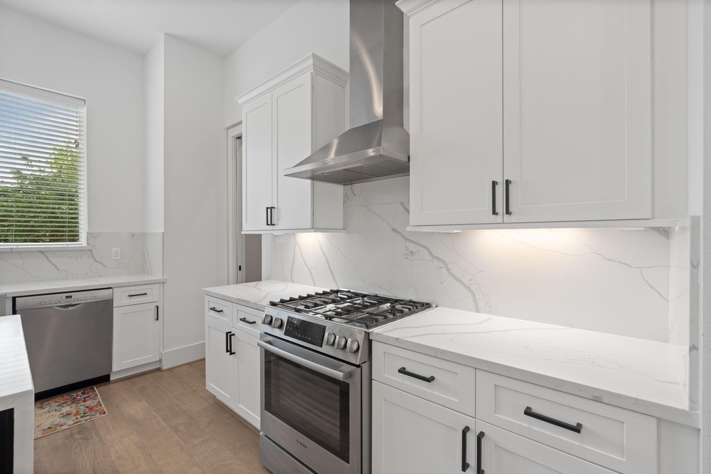 6010 Truro Street - Photo 11