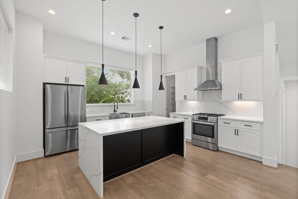 6010 Truro Street - Photo 7