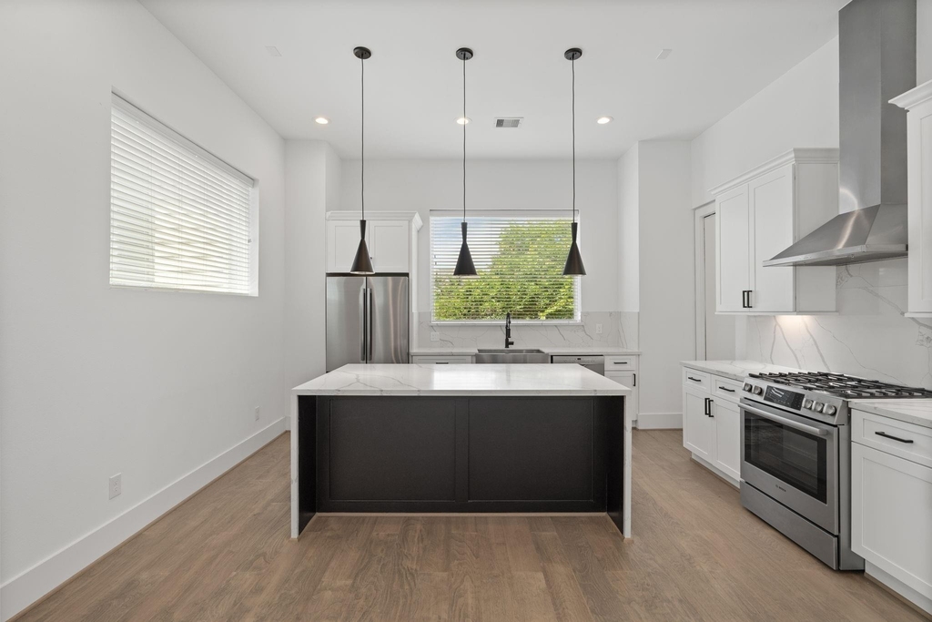 6010 Truro Street - Photo 8