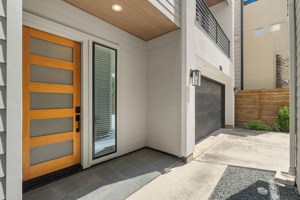 6010 Truro Street - Photo 2