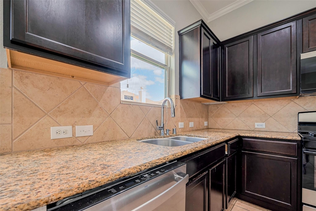 1910 Vermillion View Street - Photo 15