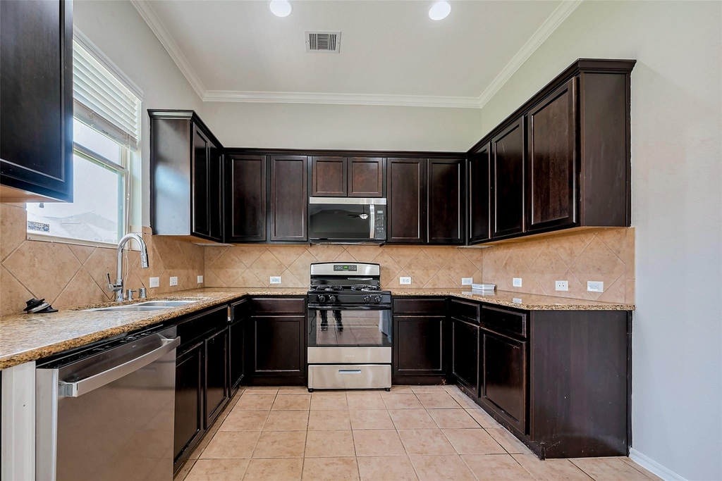 1910 Vermillion View Street - Photo 14