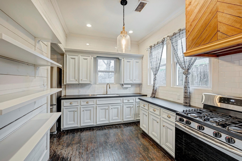 818 Wilkes Street - Photo 7