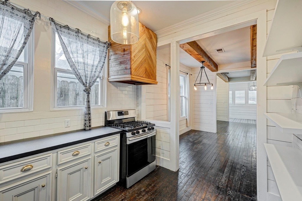 818 Wilkes Street - Photo 8