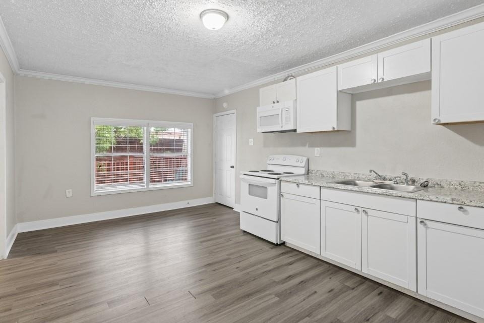 1709 W 4th Street - Photo 5