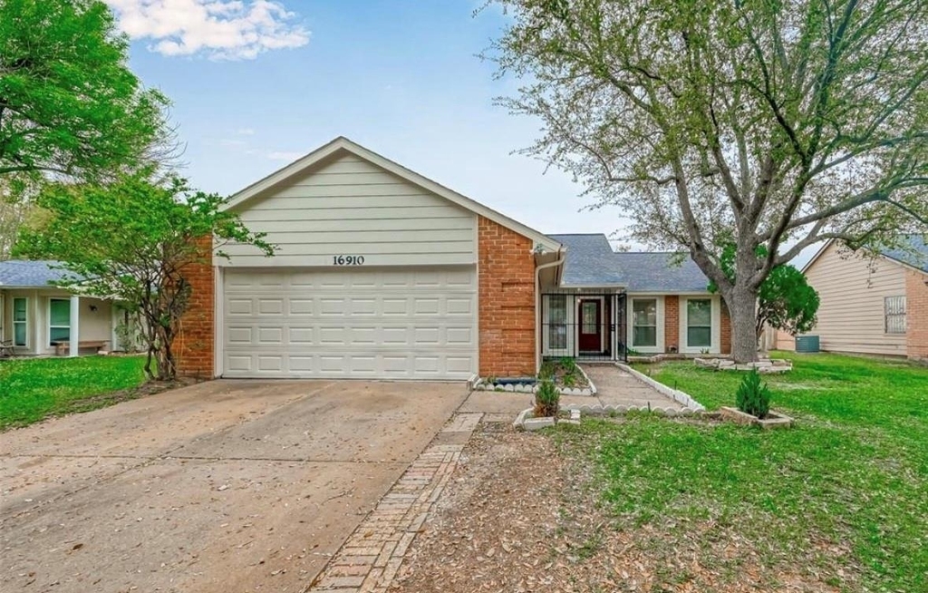 16910 Cairngale Street - Photo 0