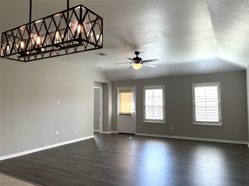 29127 Innes Park Place - Photo 5