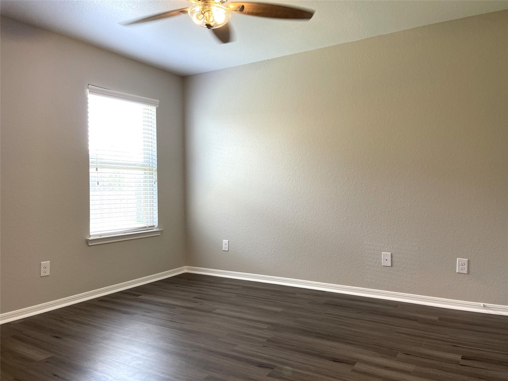29127 Innes Park Place - Photo 19