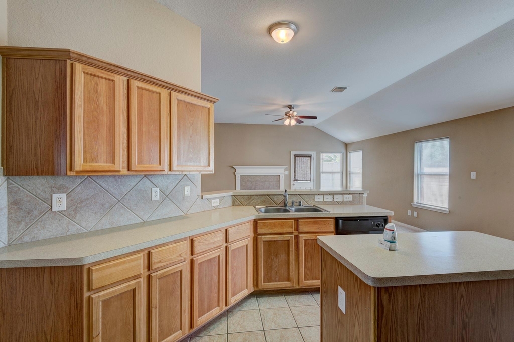 25206 Pepper Ridge Lane - Photo 15