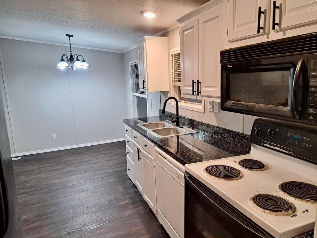 16414 Trenda Court - Photo 4