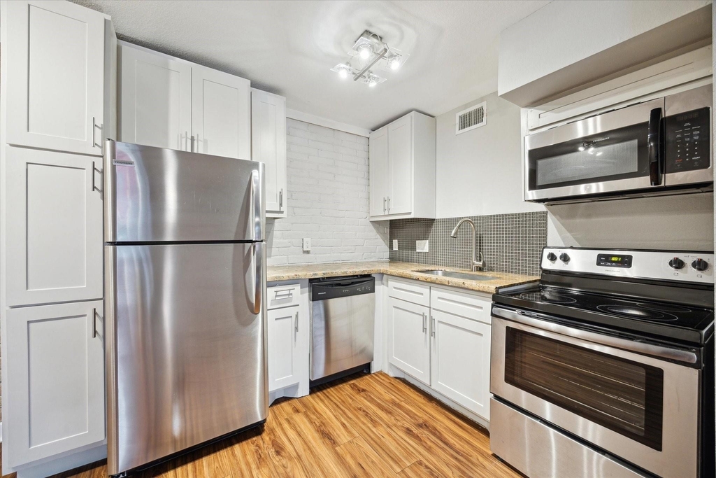 524 Heights Boulevard - Photo 0