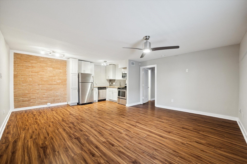 524 Heights Boulevard - Photo 2