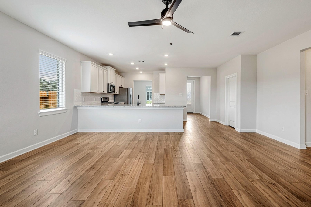 15658 Honey Cove Drive - Photo 10