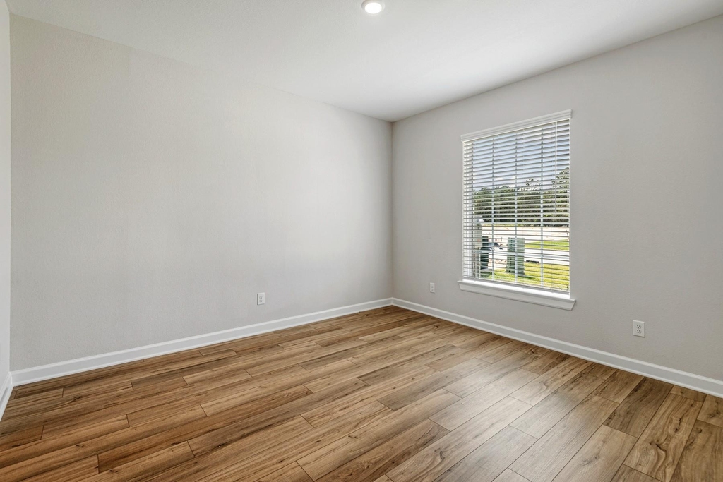 15658 Honey Cove Drive - Photo 3