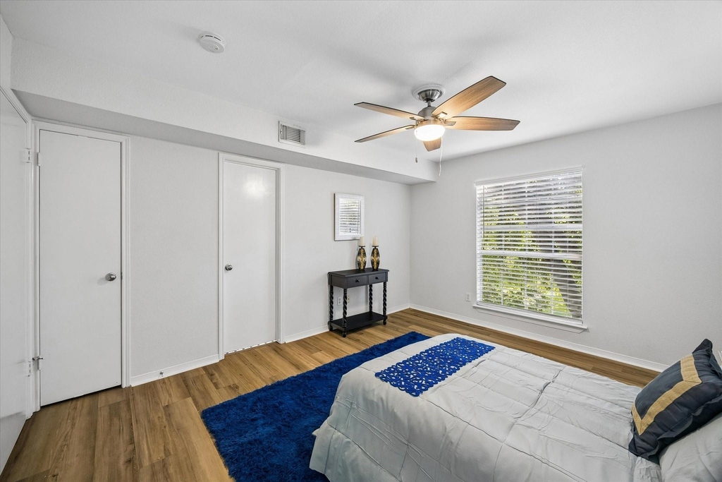 1880 White Oak Drive - Photo 7