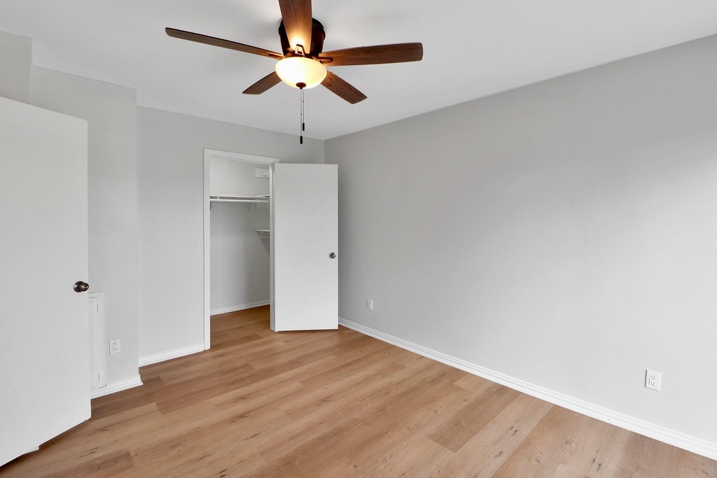 7047 Bissonnet Street - Photo 10