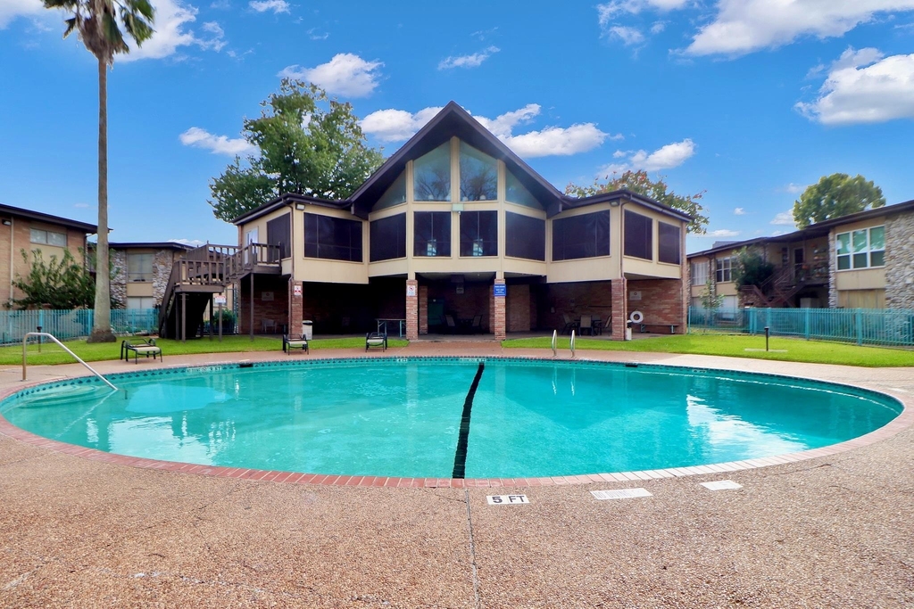 7047 Bissonnet Street - Photo 1