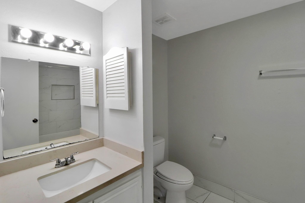 7047 Bissonnet Street - Photo 12