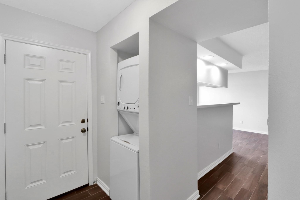 7047 Bissonnet Street - Photo 8