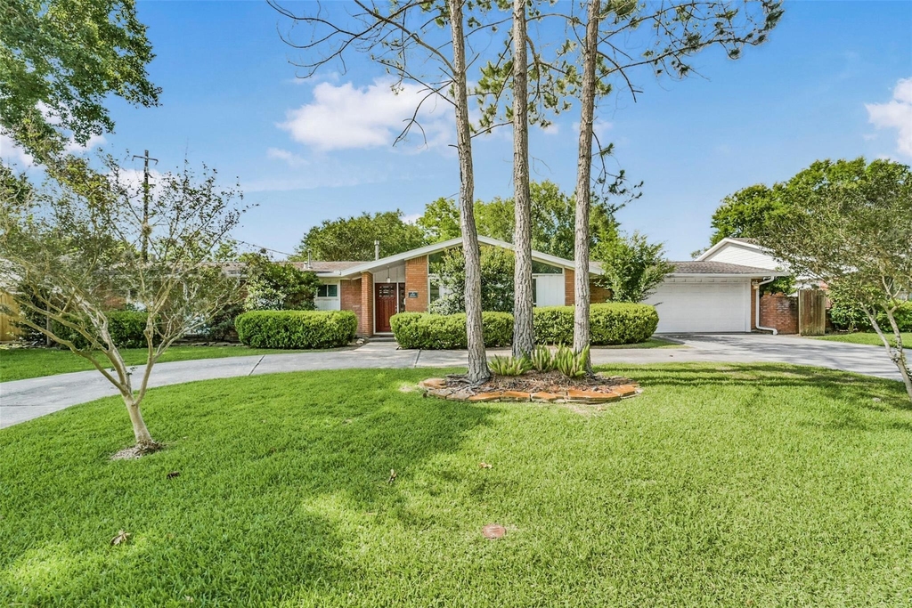 4707 Nenana Drive - Photo 0