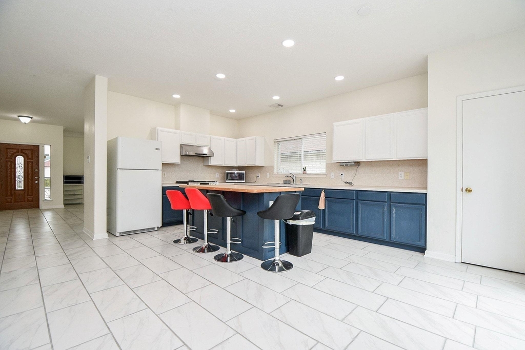 9641 Weldridge Drive - Photo 10