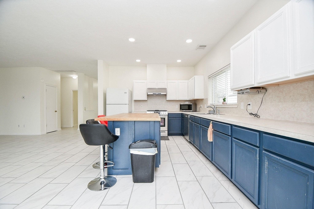 9641 Weldridge Drive - Photo 11