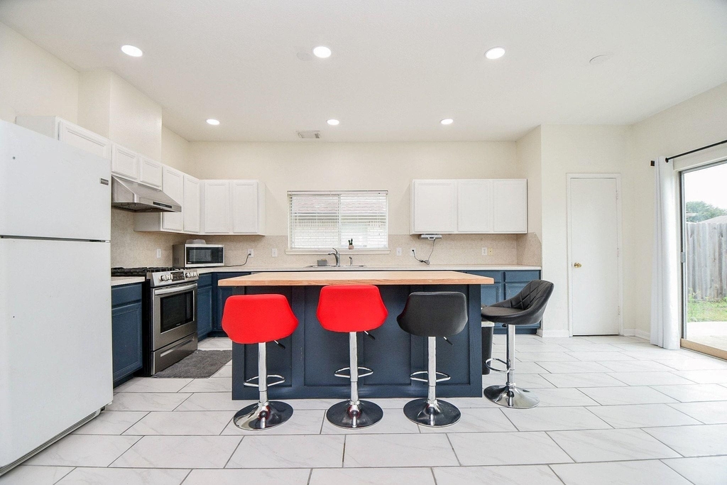 9641 Weldridge Drive - Photo 12