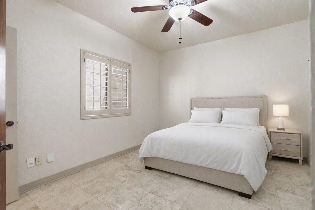 1426 W 21st Street - Photo 3