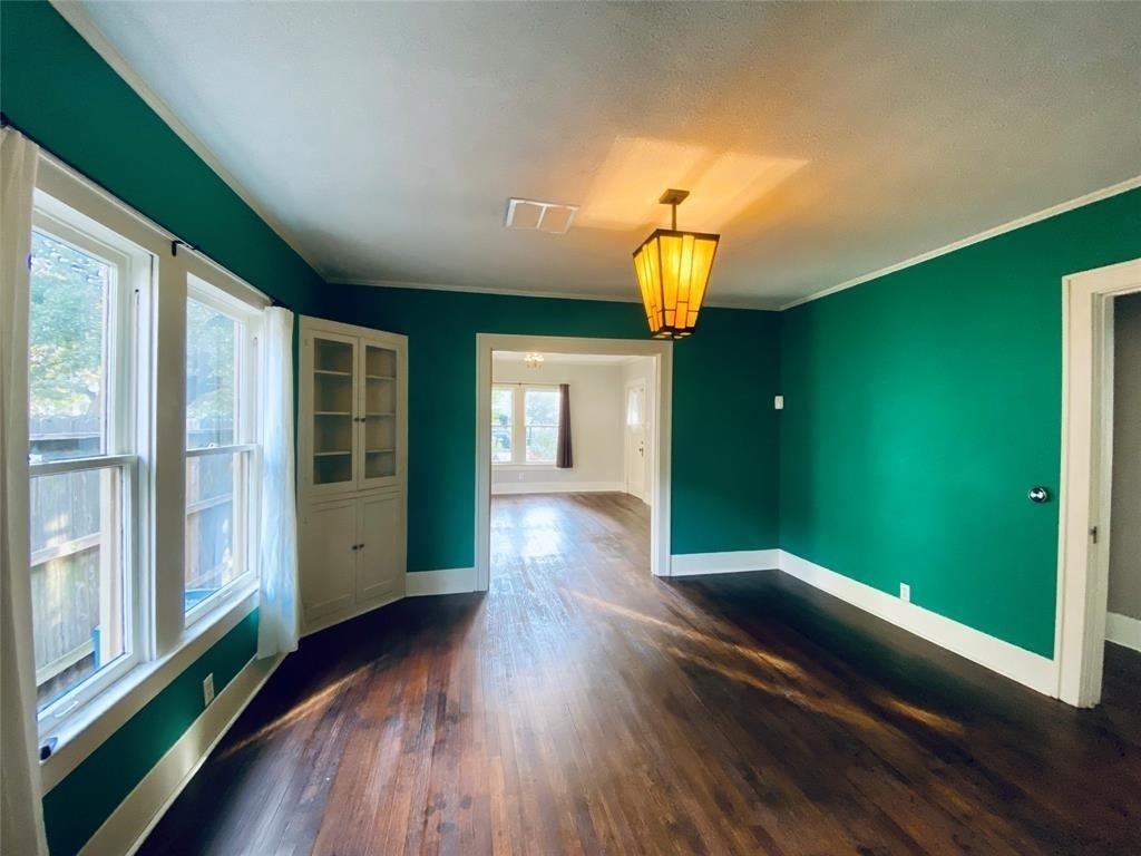 2223 Oxford Street - Photo 3