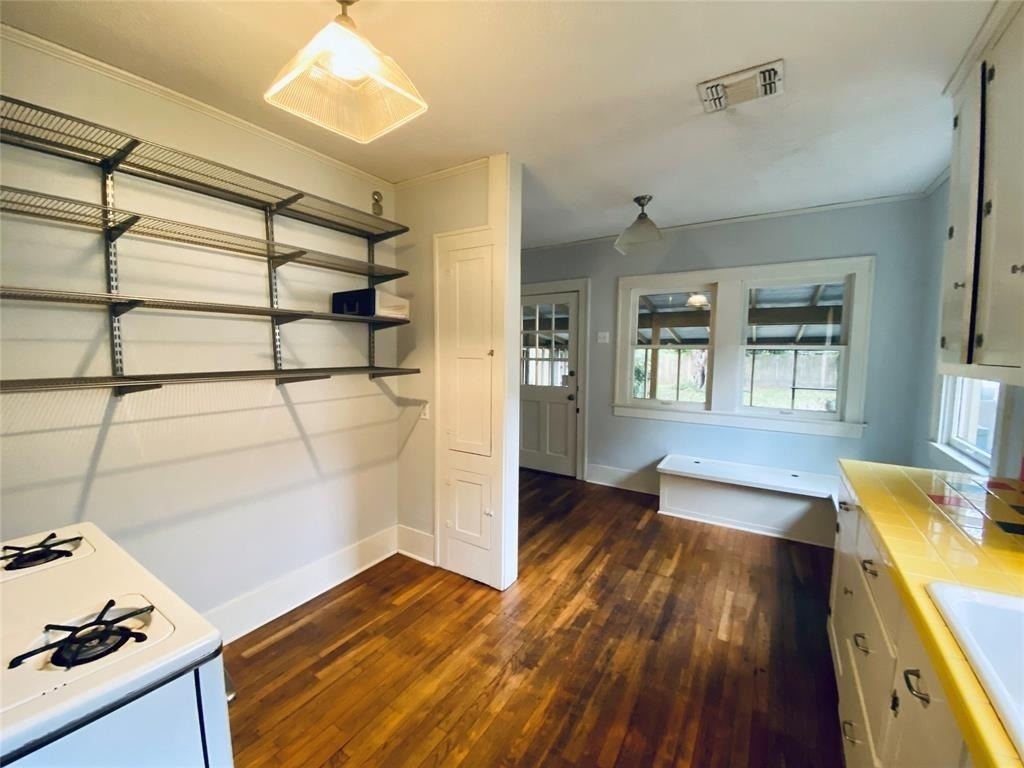 2223 Oxford Street - Photo 5