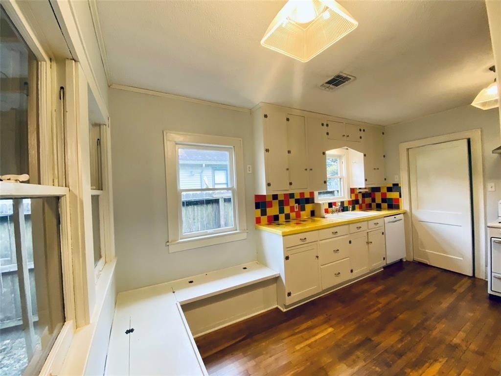 2223 Oxford Street - Photo 4