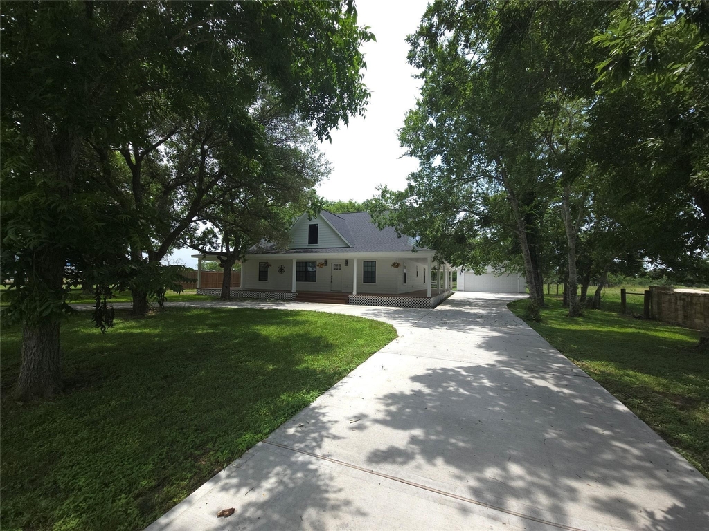 1585 County Road 237 - Photo 2